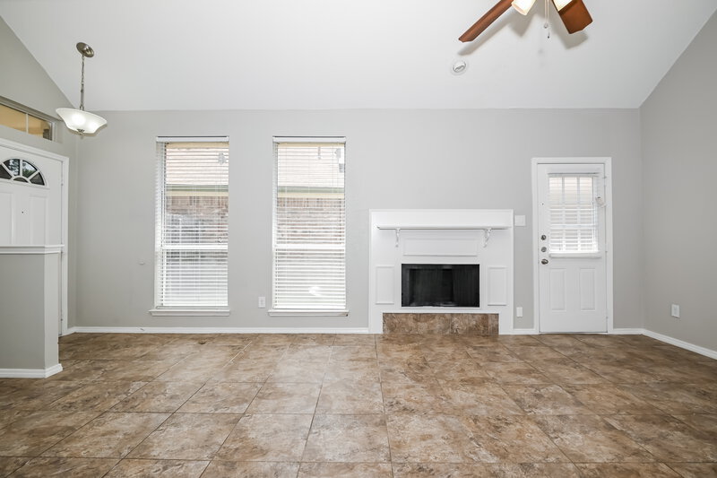 2,195/Mo, 961 Remington Trail Mesquite, TX 75181 Living Room View 2