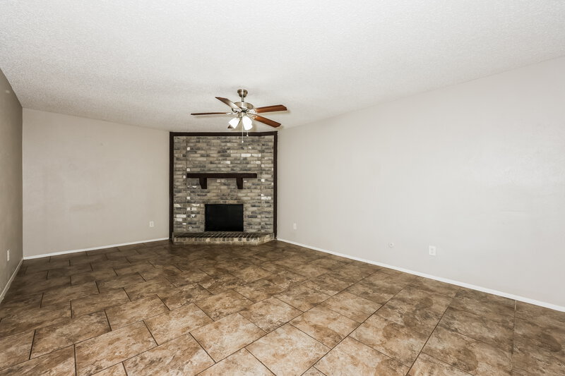 1,760/Mo, 1522 Sunset Ln Duncanville, TX 75137 Living Room View 3