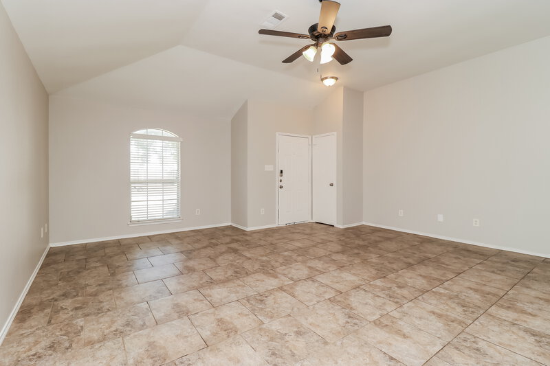 2,153/Mo, 5247 Tato Dr Dallas, TX 75211 Living Room View