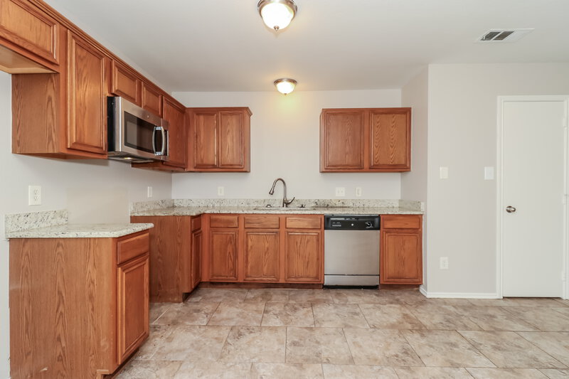 2,153/Mo, 5247 Tato Dr Dallas, TX 75211 Kitchen View 2