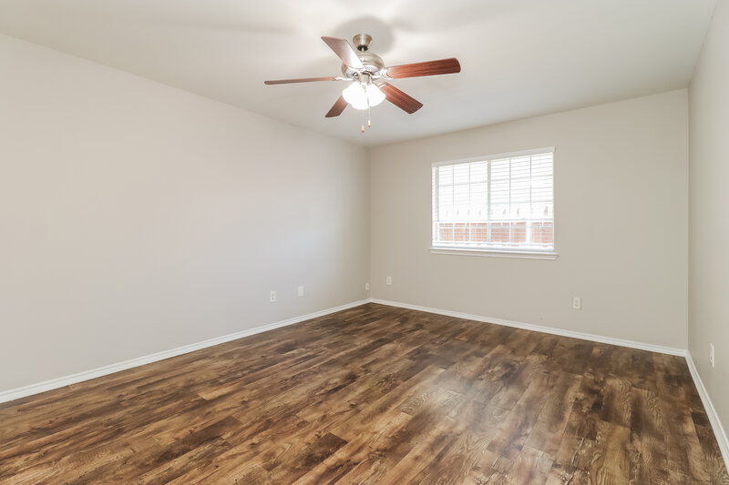 2,153/Mo, 5247 Tato Dr Dallas, TX 75211 Main Bedroom View 2