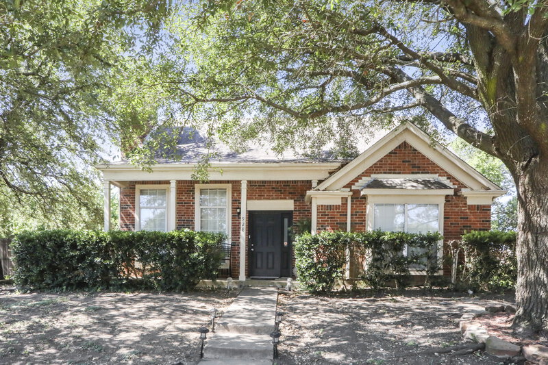 2,290/Mo, 928 Eagle Dr DeSoto, TX 75115 External View