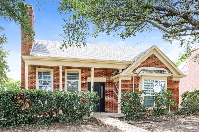 2,735/Mo, 928 Eagle Dr DeSoto, TX 75115 Front View