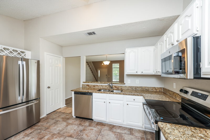 2,735/Mo, 928 Eagle Dr DeSoto, TX 75115 Kitchen View 2