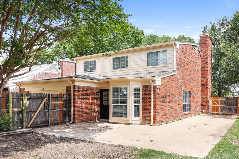 2,735/Mo, 928 Eagle Dr DeSoto, TX 75115 Rear View