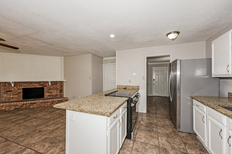 1,965/Mo, 6317 Sunset Rd North Richland Hills, TX 76182 Kitchen View 2