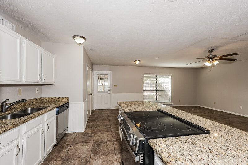 1,965/Mo, 6317 Sunset Rd North Richland Hills, TX 76182 Kitchen View 3