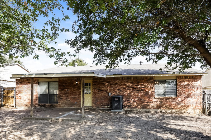 1,965/Mo, 6317 Sunset Rd North Richland Hills, TX 76182 Rear View