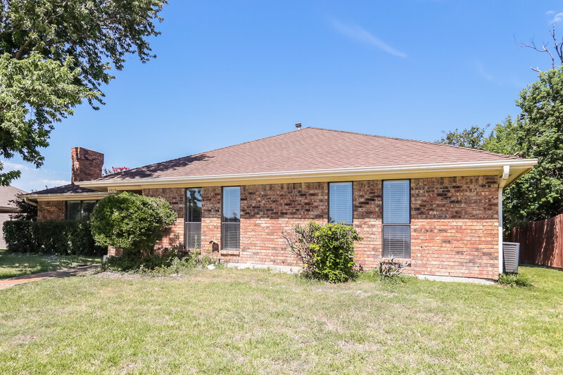 0/Mo, 3909 Cheyenne Dr Rowlett, TX 75088 Front View