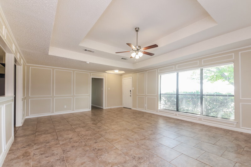 0/Mo, 3909 Cheyenne Dr Rowlett, TX 75088 Living Room View 2