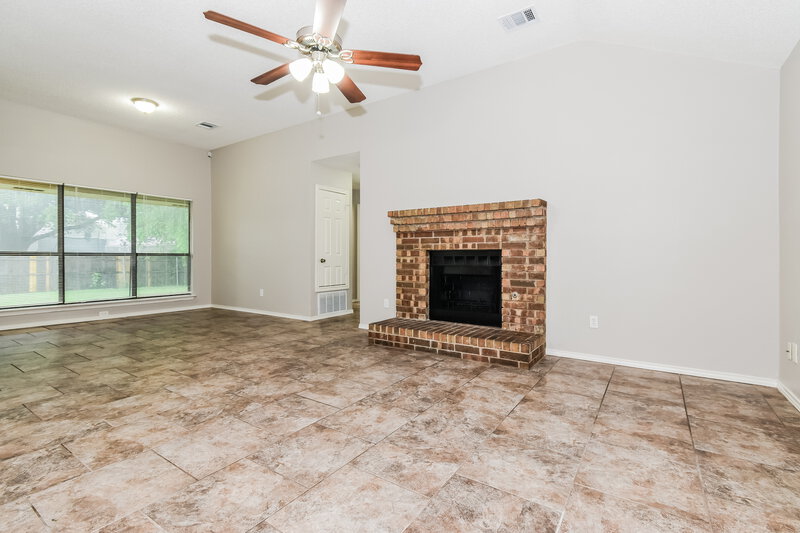 2,065/Mo, 2310 Shadyoaks Ln Rowlett, TX 75088 Living Room View