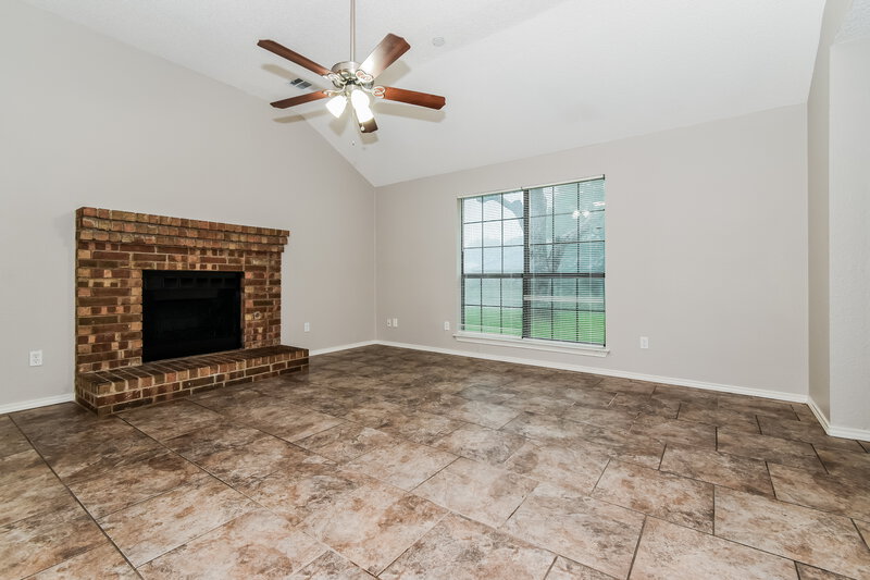 2,065/Mo, 2310 Shadyoaks Ln Rowlett, TX 75088 Living Room View 2