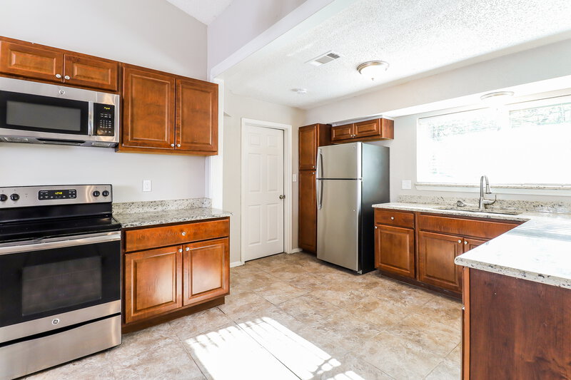 2,075/Mo, 1722 Cliffcrest Dr Duncanville, TX 75137 Kitchen View