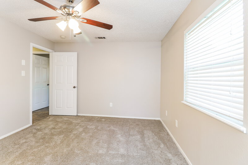 2,075/Mo, 1722 Cliffcrest Dr Duncanville, TX 75137 Main Bedroom View 2