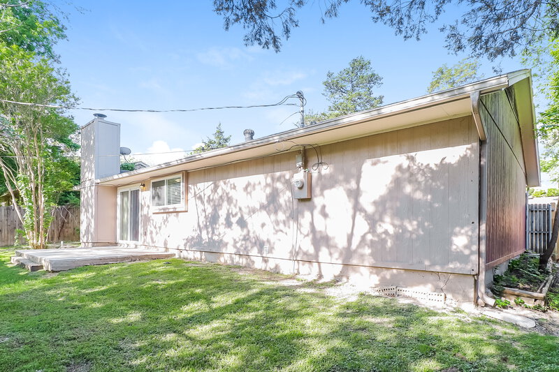 2,075/Mo, 1722 Cliffcrest Dr Duncanville, TX 75137 Rear View