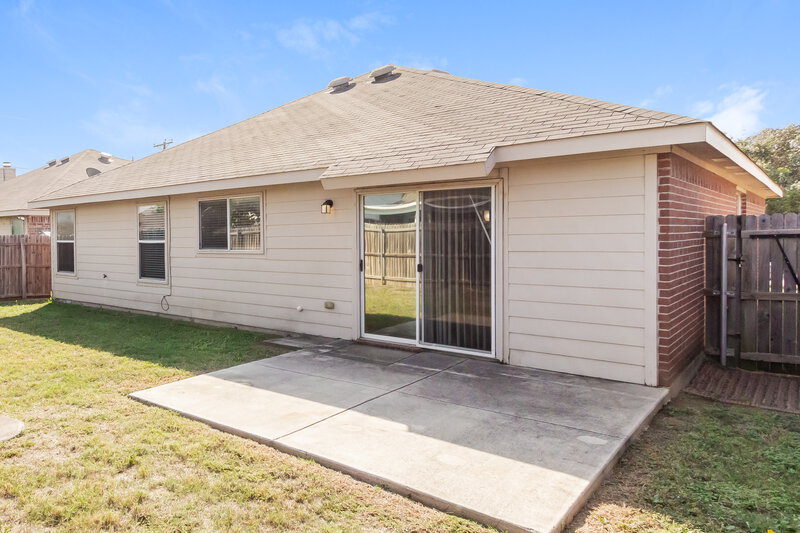3,310/Mo, 2821 Maegen Circle Fort Worth, TX 76112 Rear View