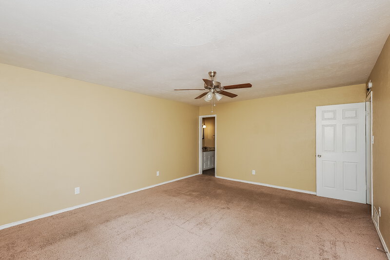 2,050/Mo, 7109 Forestview Dr Arlington, TX 76016 Master Bedroom View 2