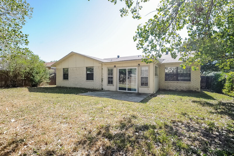 2,050/Mo, 7109 Forestview Dr Arlington, TX 76016 Rear View