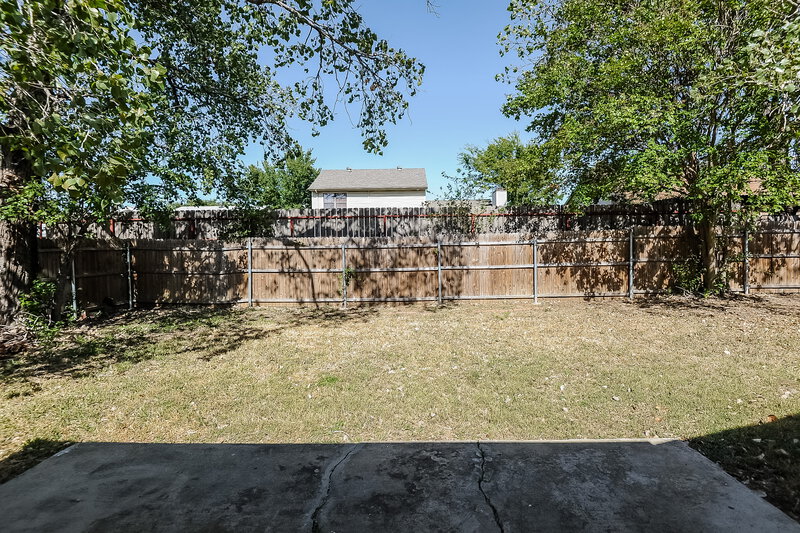 2,050/Mo, 7109 Forestview Dr Arlington, TX 76016 Exterior View
