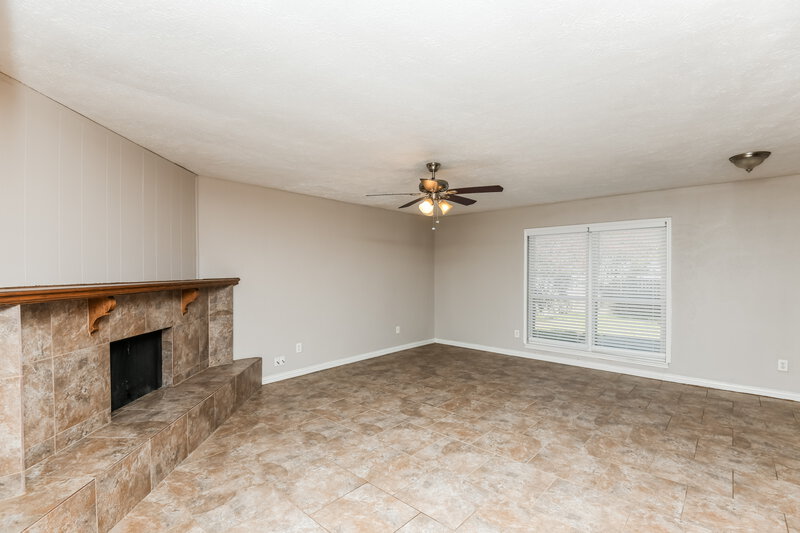 1,980/Mo, 6901 Glenwood Dr North Richland Hills, TX 76182 Living Room View 2