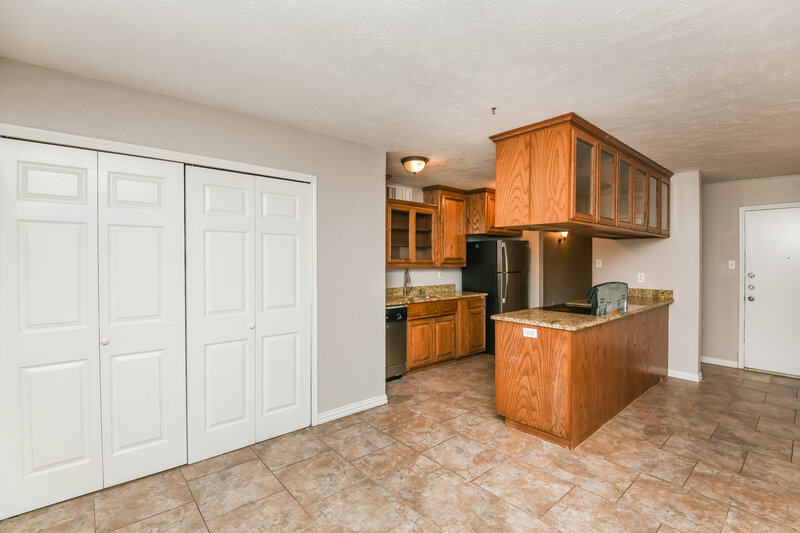 1,980/Mo, 6901 Glenwood Dr North Richland Hills, TX 76182 Kitchen View