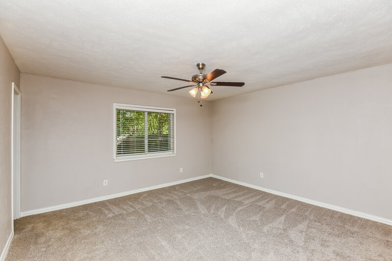 1,980/Mo, 6901 Glenwood Dr North Richland Hills, TX 76182 Main Bedroom View