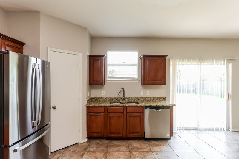 2,020/Mo, 9715 Checota Dr Dallas, TX 75217 Kitchen View 2