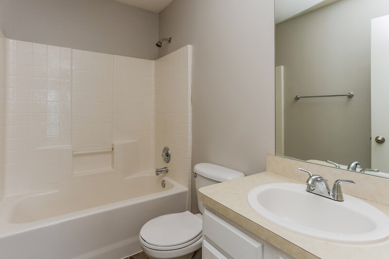 2,020/Mo, 9715 Checota Dr Dallas, TX 75217 Bathroom View 2