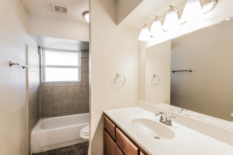 1,910/Mo, 1830 Kirnwood Dr Dallas, TX 75232 Misc View 7