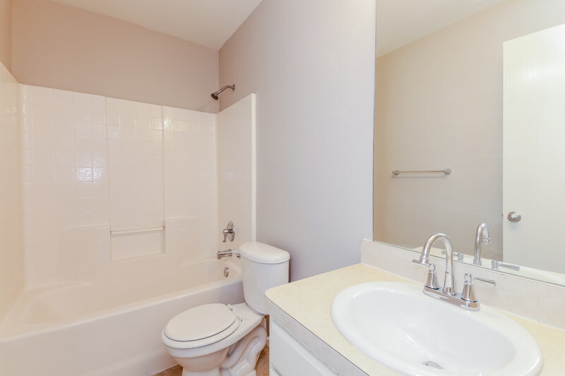 1,985/Mo, 9723 Checota Dr Dallas, TX 75217 Bathroom View