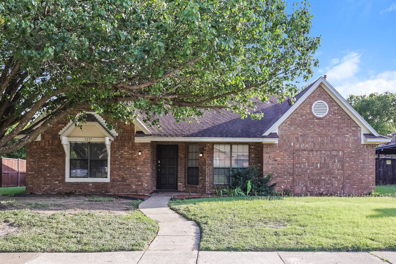 2,475/Mo, 1237 Essex Dr DeSoto, TX 75115 External View