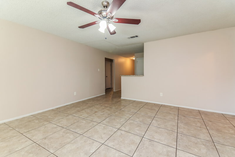 1,740/Mo, 4900 Chickadee Dr Balch Springs, TX 75180 Living Room View 3