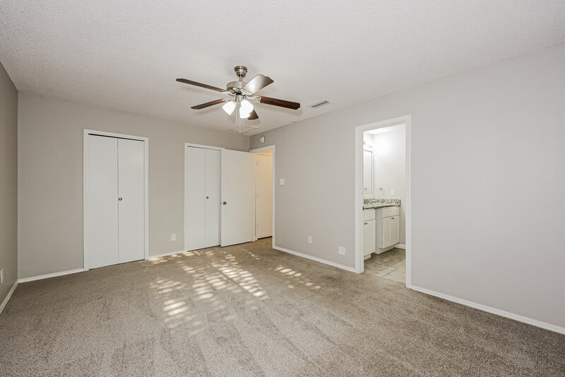 2,190/Mo, 4214 Worth Forest Dr Arlington, TX 76016 Main Bedroom View 2
