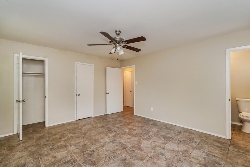 1,990/Mo, 1950 Shelman Trl Fort Worth, TX 76112 Main Bedroom View