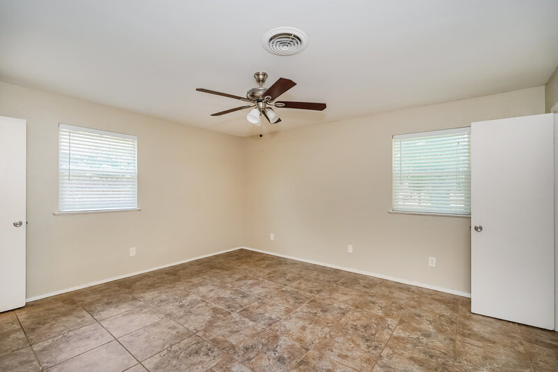1,990/Mo, 1950 Shelman Trl Fort Worth, TX 76112 Main Bedroom View 2