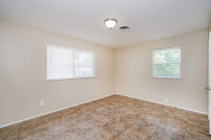 1,990/Mo, 1950 Shelman Trl Fort Worth, TX 76112 Bedroom View 2