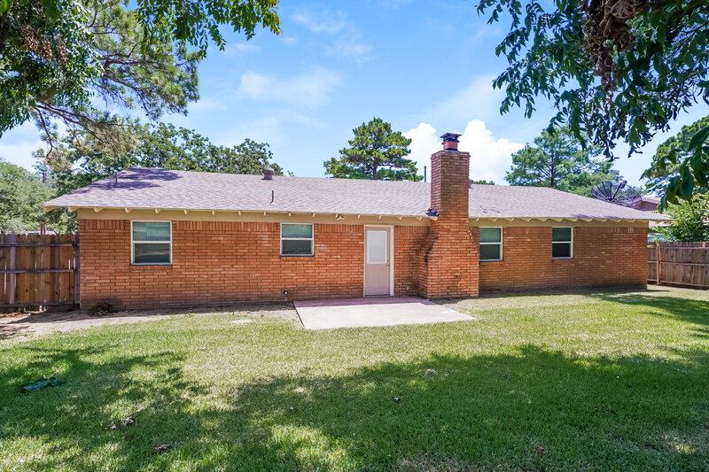 1,990/Mo, 1950 Shelman Trl Fort Worth, TX 76112 Rear View