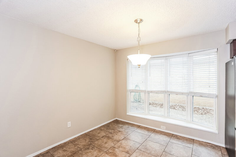 2,230/Mo, 3516 Wedgworth Rd S Fort Worth, TX 76133 Dining Room View