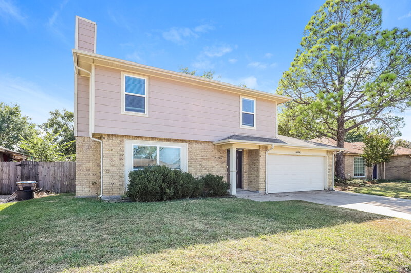 1,905/Mo, 6564 Westridge Dr Watauga, TX 76148 Front View