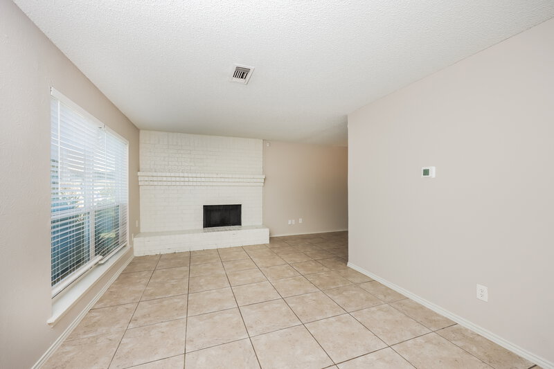 1,905/Mo, 6564 Westridge Dr Watauga, TX 76148 Living Room View