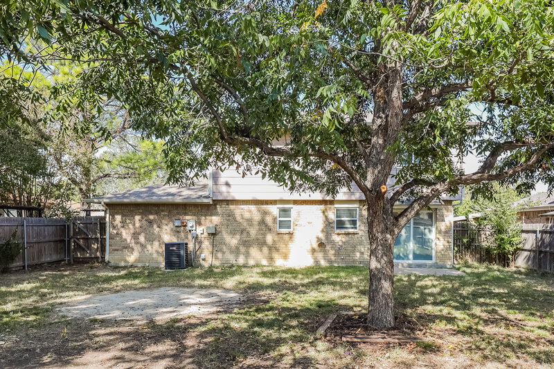 1,905/Mo, 6564 Westridge Dr Watauga, TX 76148 Rear View 2