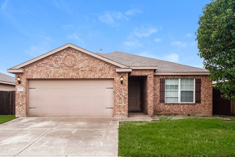 1,860/Mo, 513 Hidden Dale Dr Fort Worth, TX 76140 External View