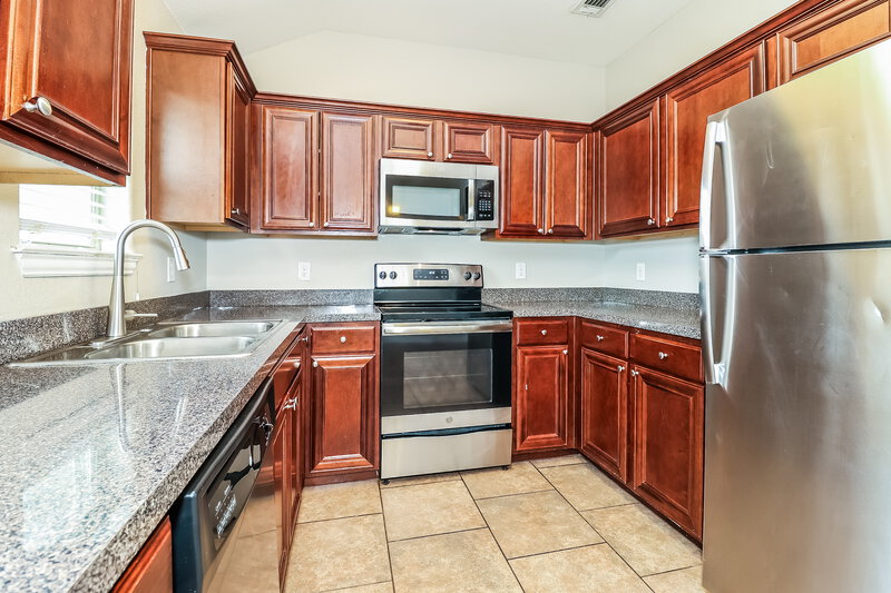 1,925/Mo, 7617 Hollow Forest Dr Fort Worth, TX 76123 Kitchen View