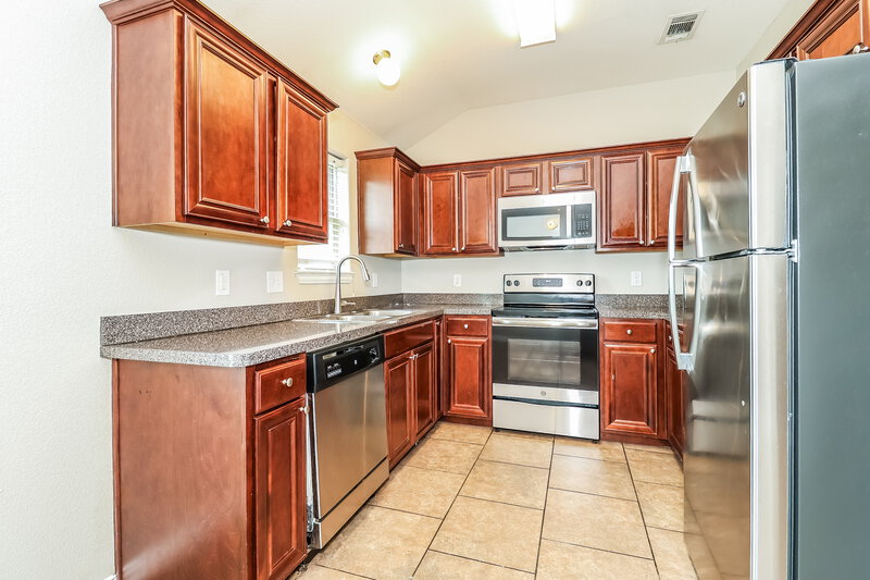 1,925/Mo, 7617 Hollow Forest Dr Fort Worth, TX 76123 Kitchen View 2