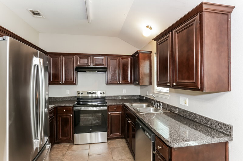 1,895/Mo, 7616 Rainbow Creek Dr Fort Worth, TX 76123 Kitchen View
