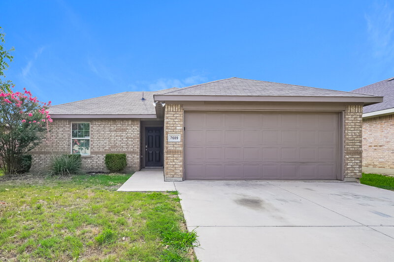 1,695/Mo, 7609 Rainbow Creek Dr Fort Worth, TX 76123 External View