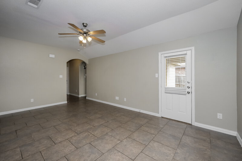 1,695/Mo, 7609 Rainbow Creek Dr Fort Worth, TX 76123 Living Room View 2