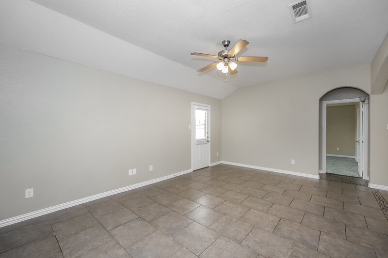 1,695/Mo, 7609 Rainbow Creek Dr Fort Worth, TX 76123 Living Room View 3