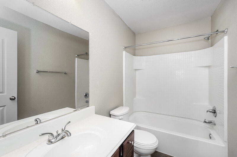 1,695/Mo, 7609 Rainbow Creek Dr Fort Worth, TX 76123 Bathroom View
