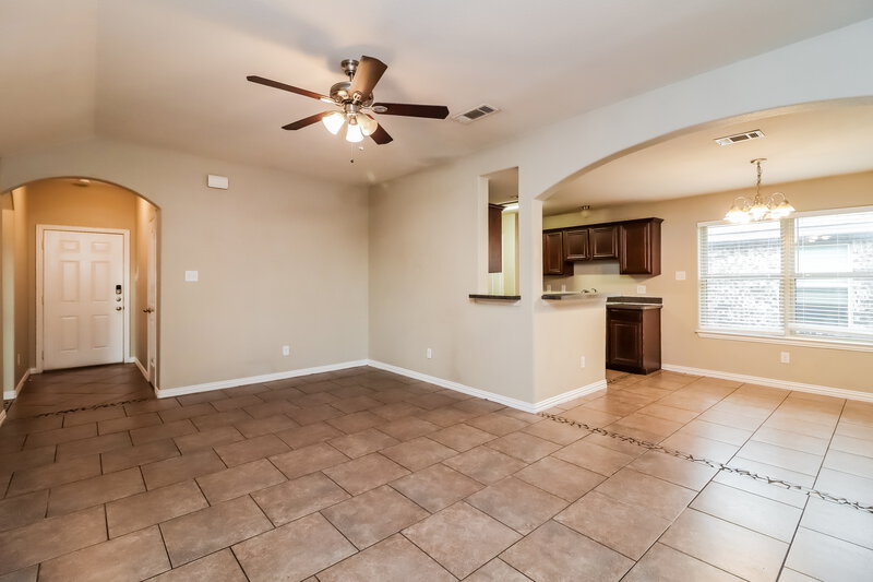 2,040/Mo, 7661 Rainbow Creek Dr Fort Worth, TX 76123 Living Room View
